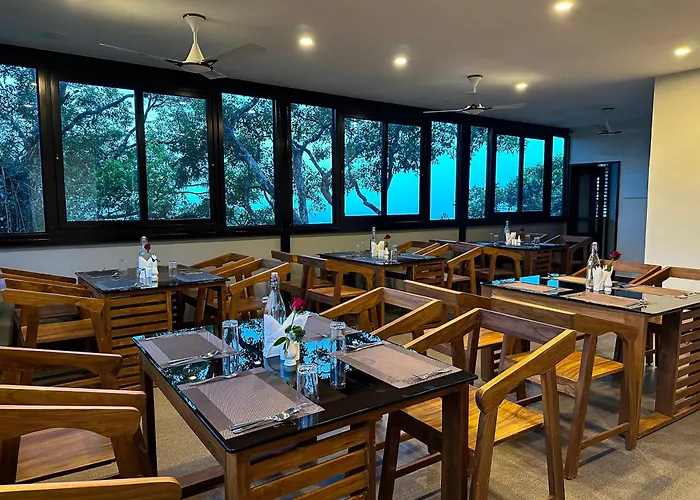 Kamal Misty Woods Munnar Hotel