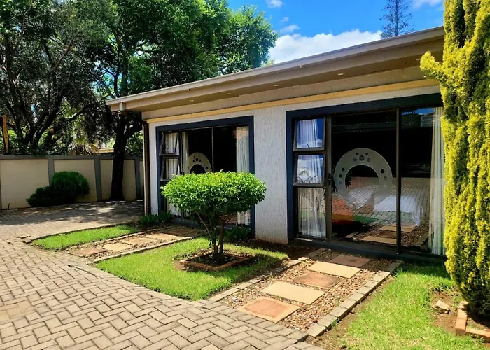 Emzini Guesthouse Universitas Bloemfontein