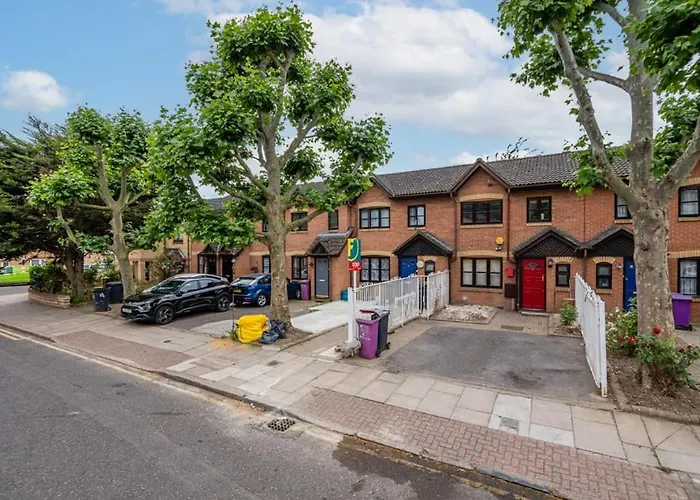 Comfortable New Refurbished Bedroom London