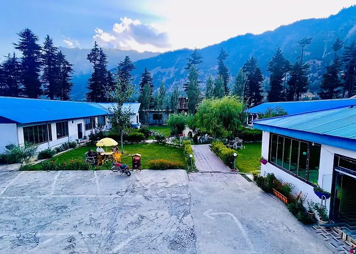 Relax Cottages & Resort Kalam