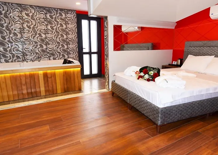Renk Otel Karşıyaka İzmir