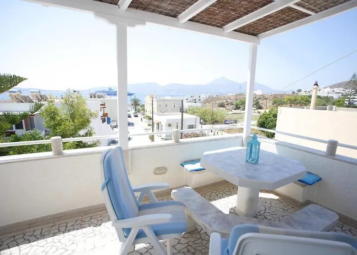 Celestial Garden Aparthotel Adamantas 