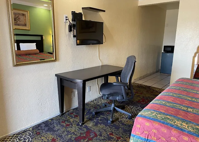 Cloud 9 Motel Cypress