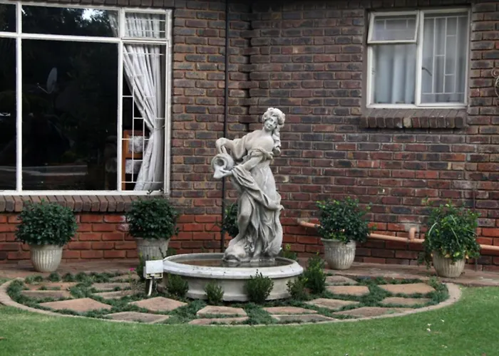 Feathers Guest House Middelburg 