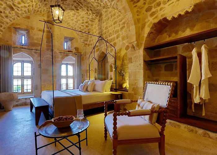 Aruramardin Otel