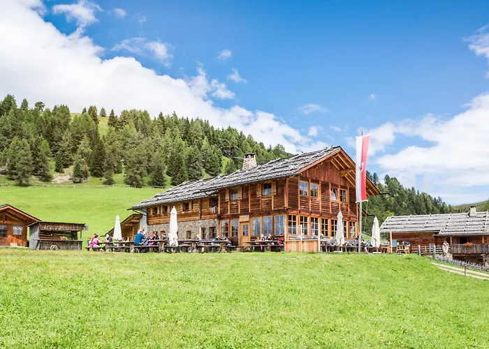 Schutzhütte Kreuzwiesenalm Lüsen