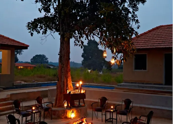 The Roaring Salvan County Hotel Umaria 