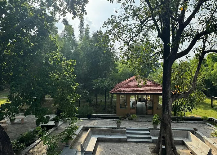 The Roaring Salvan County Hotel Umaria 