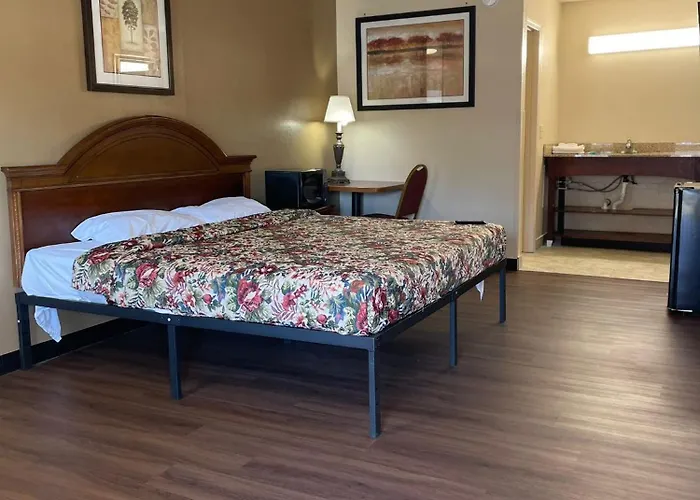 Deluxe Inn Warsaw