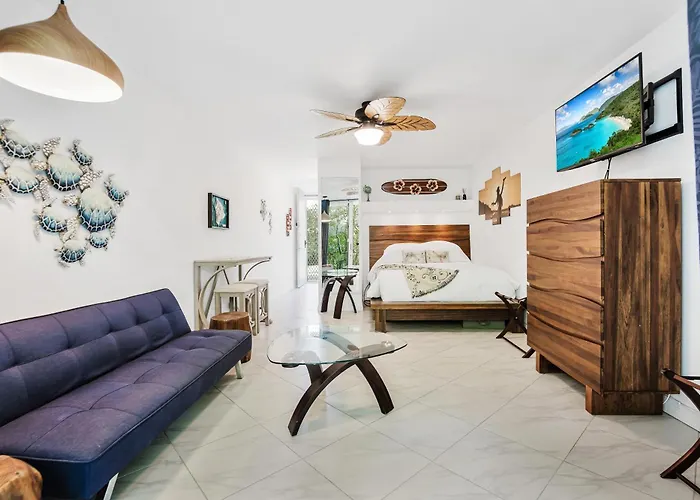 Kona Islander Inn - Prime Downtown Location With Hot Tub, Pool & Beach Kailua-Kona
