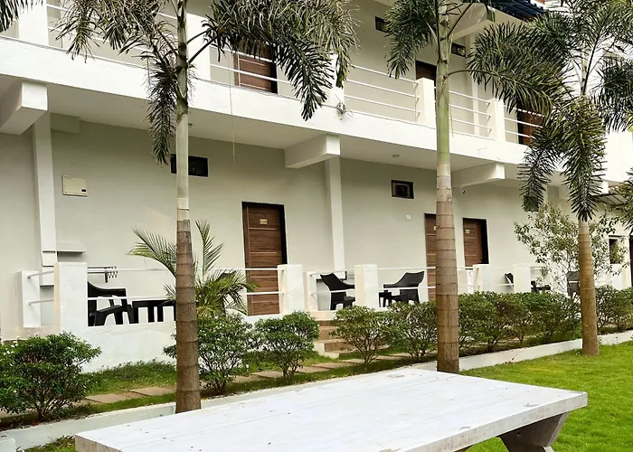 Fourteen Pods By The Sea Morjim