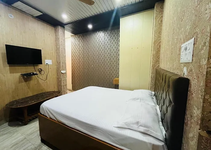 Anand Guest House Assi Varanasi