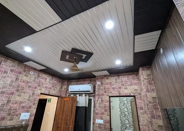 Anand Guest House Assi Varanasi