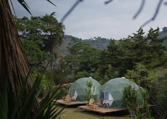 Las Cupulas At Earth Lodge Antigua
