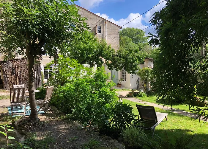 Bed and Breakfast L'heure bleue à Saintes