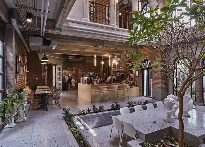 Cataleya Estate Boutique Bed & Breakfast Bangkok