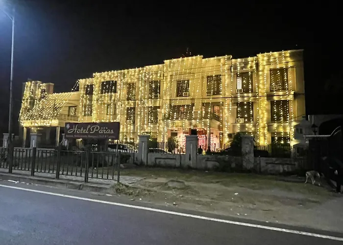 Hotel Paras Dera Bassi