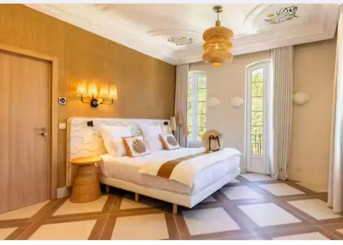 Le clos de la pinède et ses superbes chambres 300 e par chambre Saint-Tropez