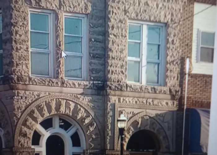 The Vault On Main-1800S Bank With Og Vault Bed & Breakfast Fairfield