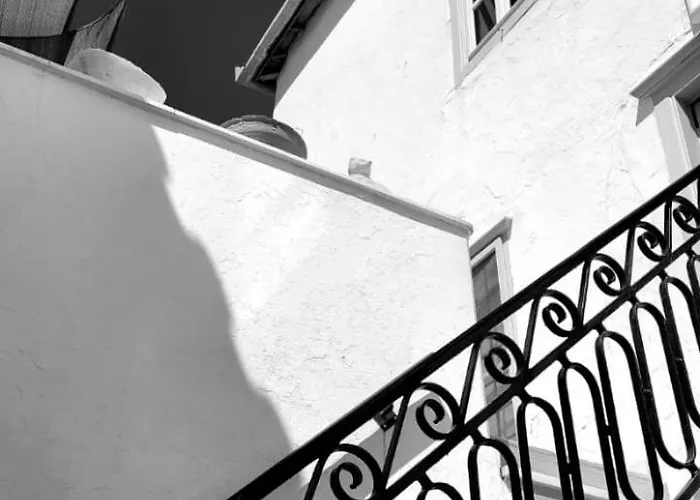 Hydra Icons Hotel