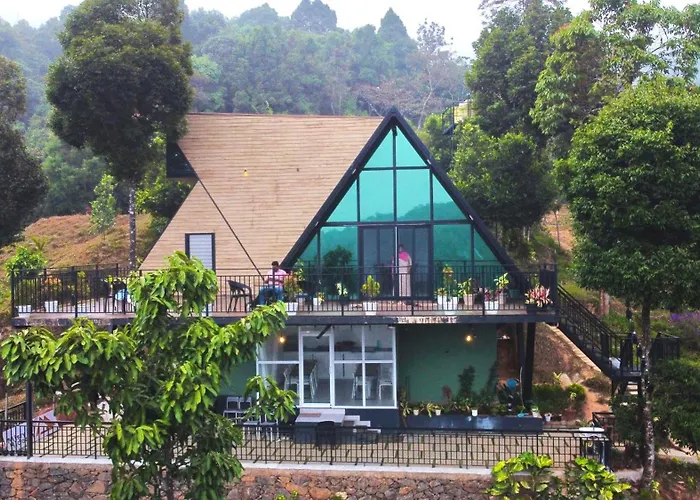 Misty Hideout Bed & Breakfast Kakkadampoyil