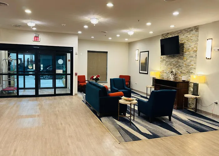 Comfort Suites Plymouth Near Us-30