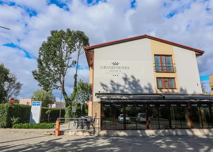Grand Hotel Senica, Garni