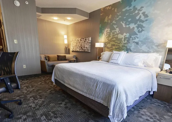 Courtyard By Marriott Cleveland Willoughby Hotel