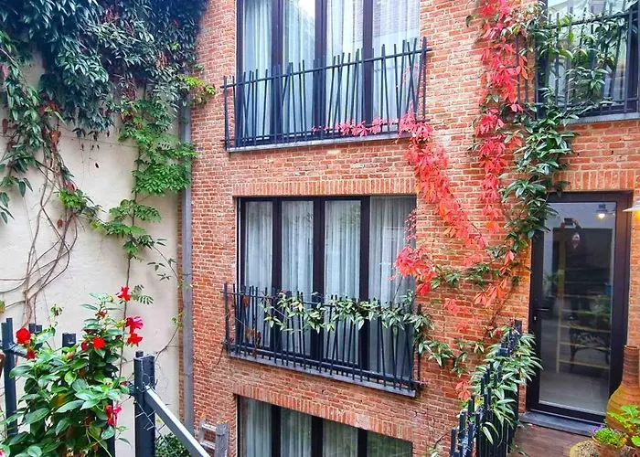 La Chevre Folle - Stay In Style Featuring A Free Basic Breakfast Oostende