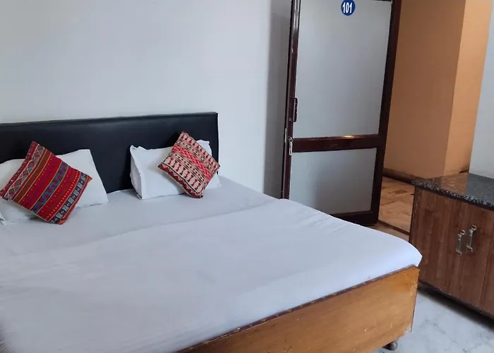 Fabhotel Grover Kangra