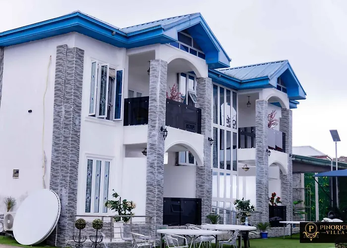 Pinorich Villa-Buea