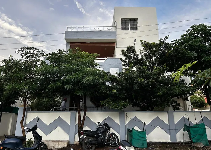 Vatavriksha Guest House,Akkalkot Akalkot