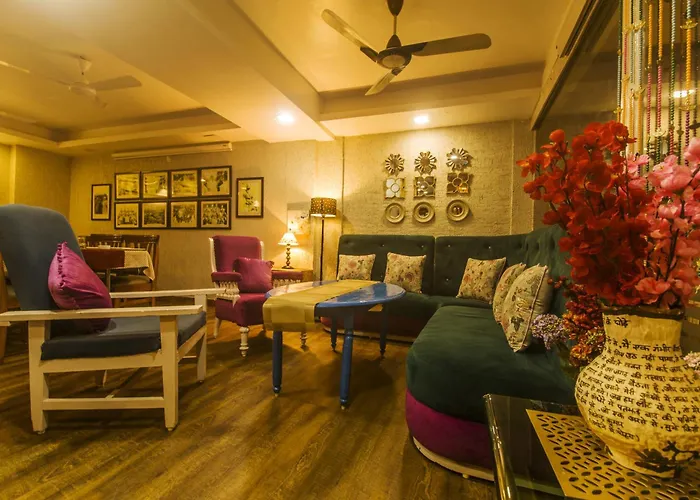 Hotel Misty Meadows By Vanyum Pachmarhi
