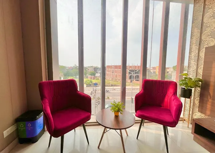 Hotel Pearl Grand-Family Hotel-Feel Like Home Zirakpur