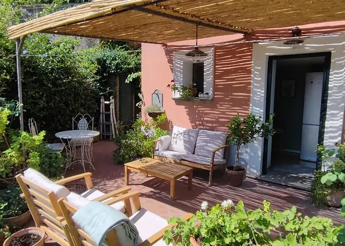 Lally'S Garden Sorrento