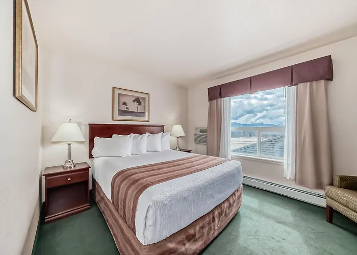 Grande Cache Inn & Suites