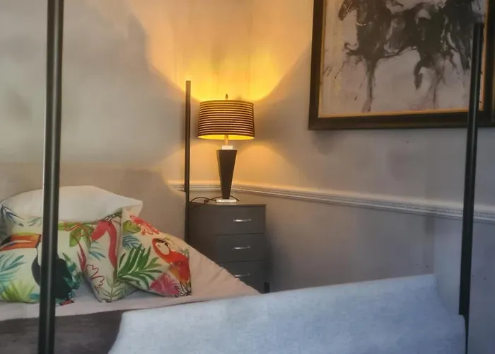 Parc Lodge Guesthouse Bridgend 
