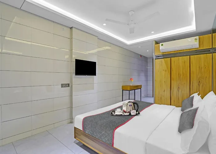 Super Townhouse Sunshine Hotel Rajkot