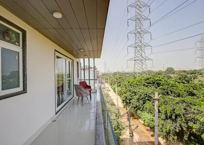 Limewood Stay Oasis - Golf Course Road Gurgaon