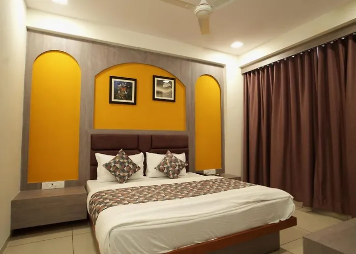 Hotl Sunsky Hotel Vadodara