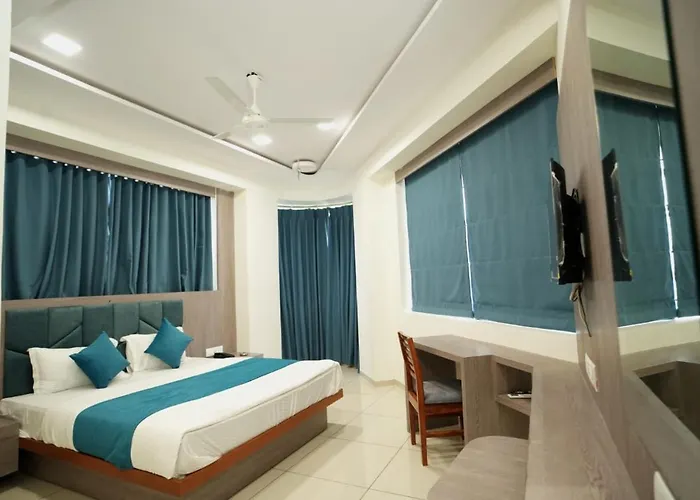 Hotl Sunsky Hotel Vadodara