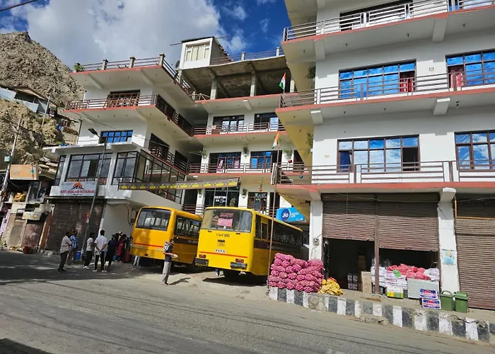 Hotel Afzal And Restaurant Kargil