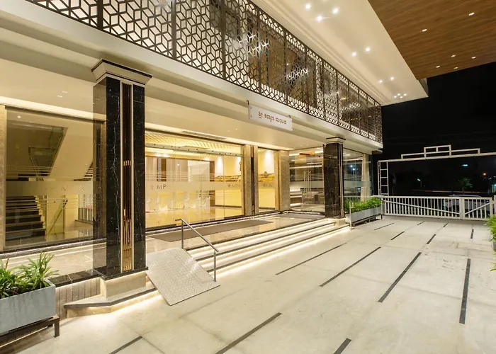 Hotel M Pro Palace Mysore - 12 Minutes To Mysore Palace