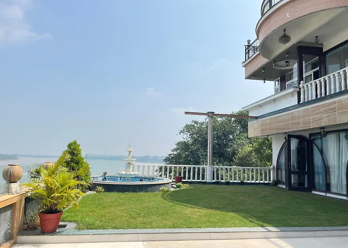 Treehouse Narmade A Riverfront Resort & Spa Narmadapuram