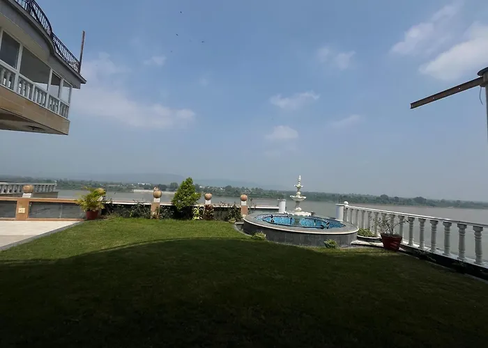 Treehouse Narmade A Riverfront Resort & Spa Narmadapuram
