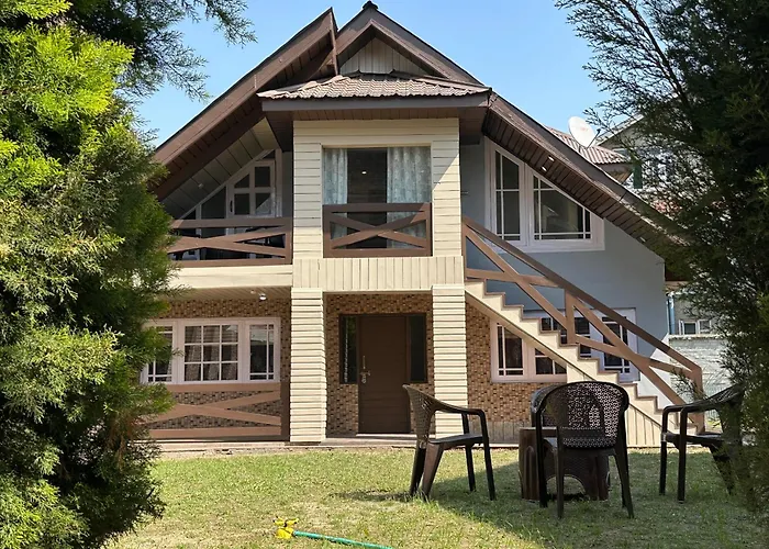 The Chinar Retreat Hut Hotel Srinagar 