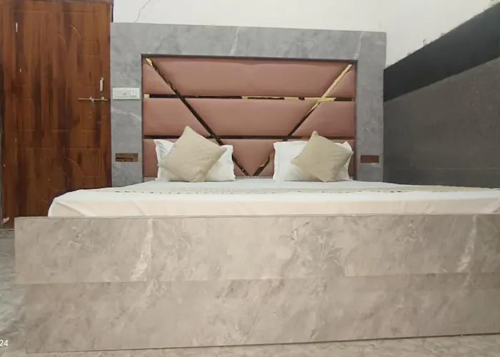 Hotel Jeevan Sathi Lawn & Family Restaurent Faizabad