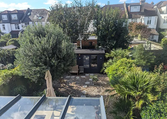 Brookview Guest House London