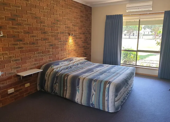 The Finley Palm Motor Inn