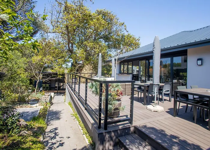 Coral Wood Self Catering Suites And B&B East London